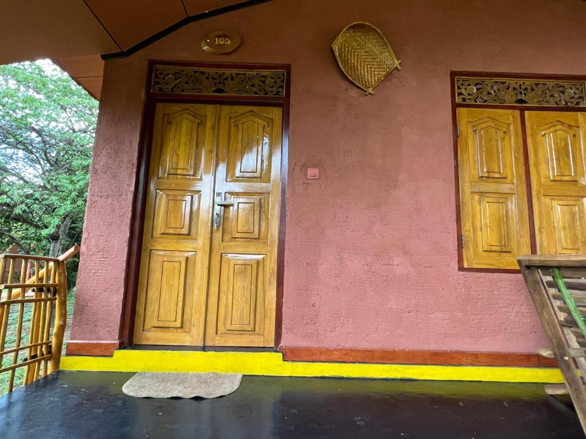 Yala Peace Cottages Tissamaharama Kültér fotó